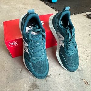 NEW BALANCE WOMENS FRESH FOAM TEMPO V1 WTMPOGO MOUNTAIN/DEEP SEA 7.5 SIZE